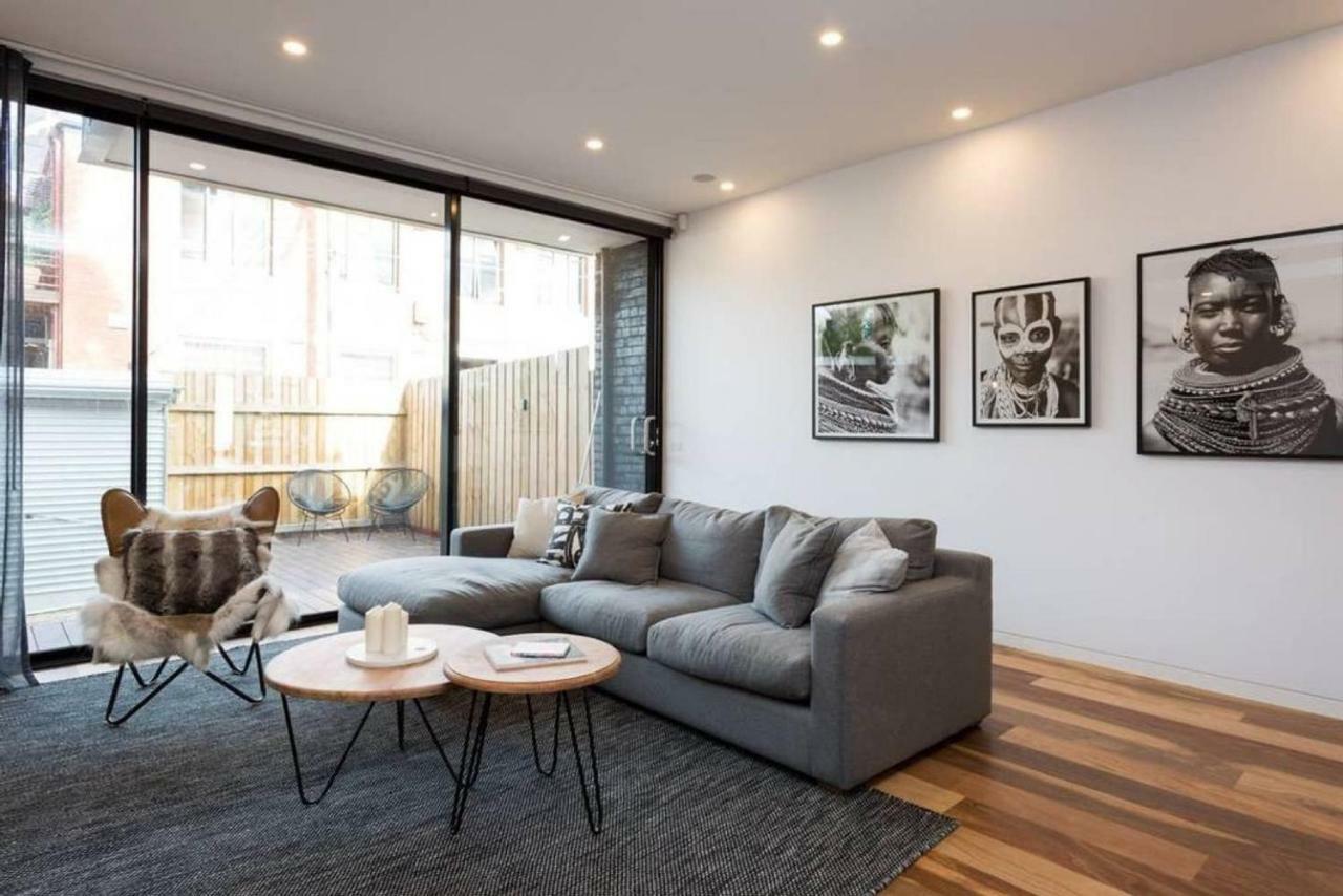 Acomodação com café da manhã  Lola Three Levels Of Style With Rooftop Terrace Melbourne