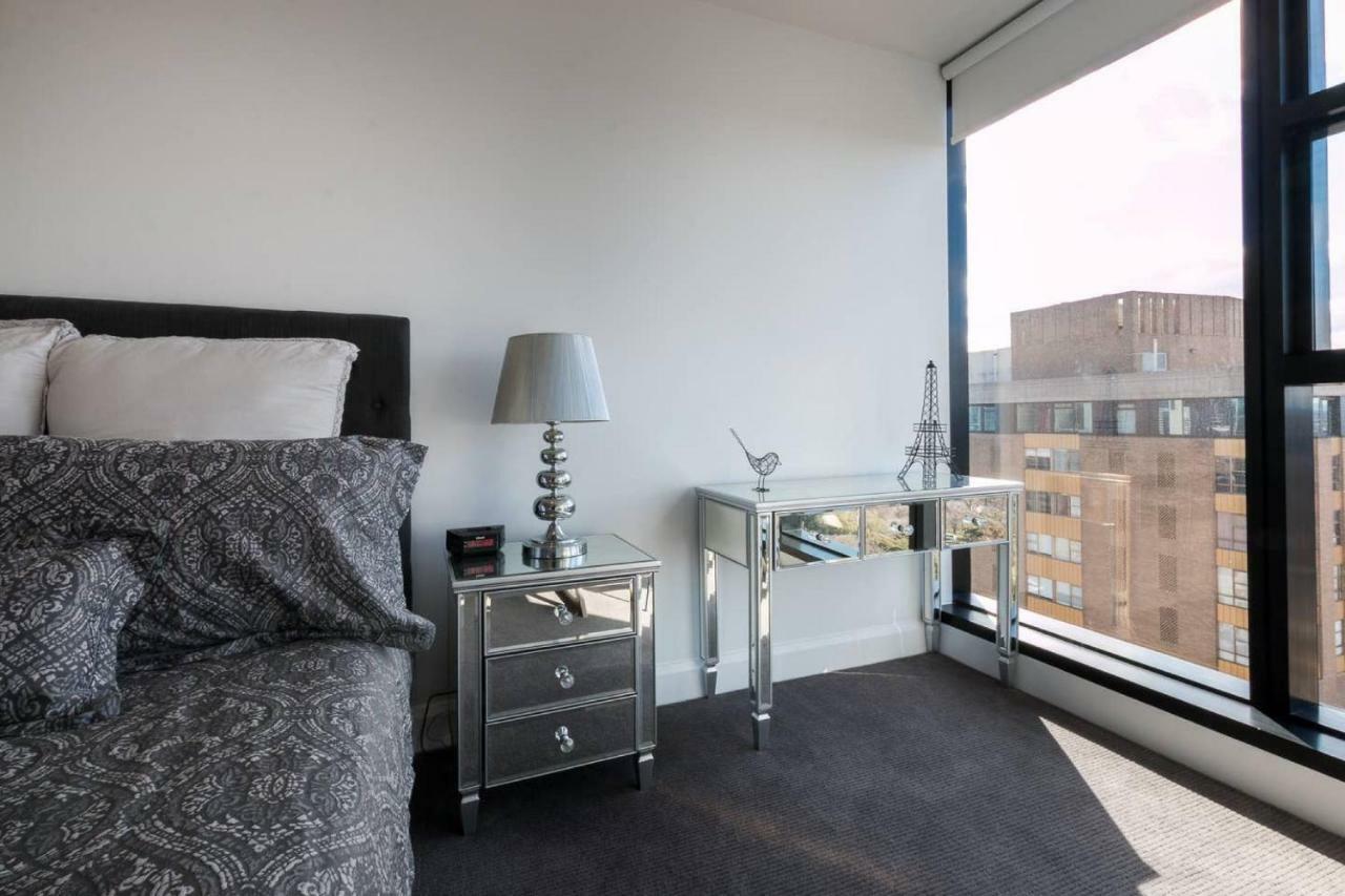 Apartment Owen - Soaring City Views Central Location Melbourne