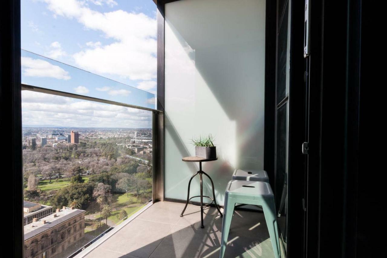 Owen - Soaring City Views Central Location * Melbourne