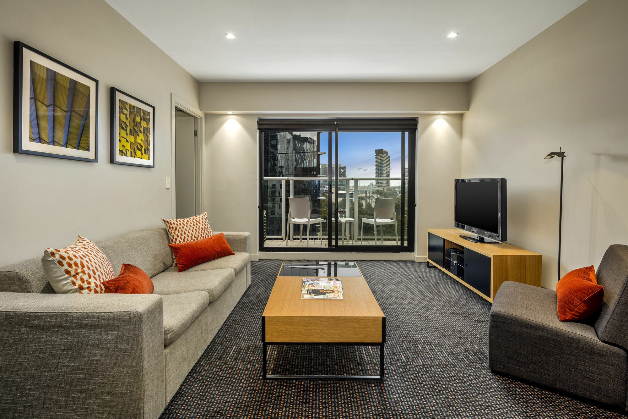 Aparthotel Quest Docklands 4*