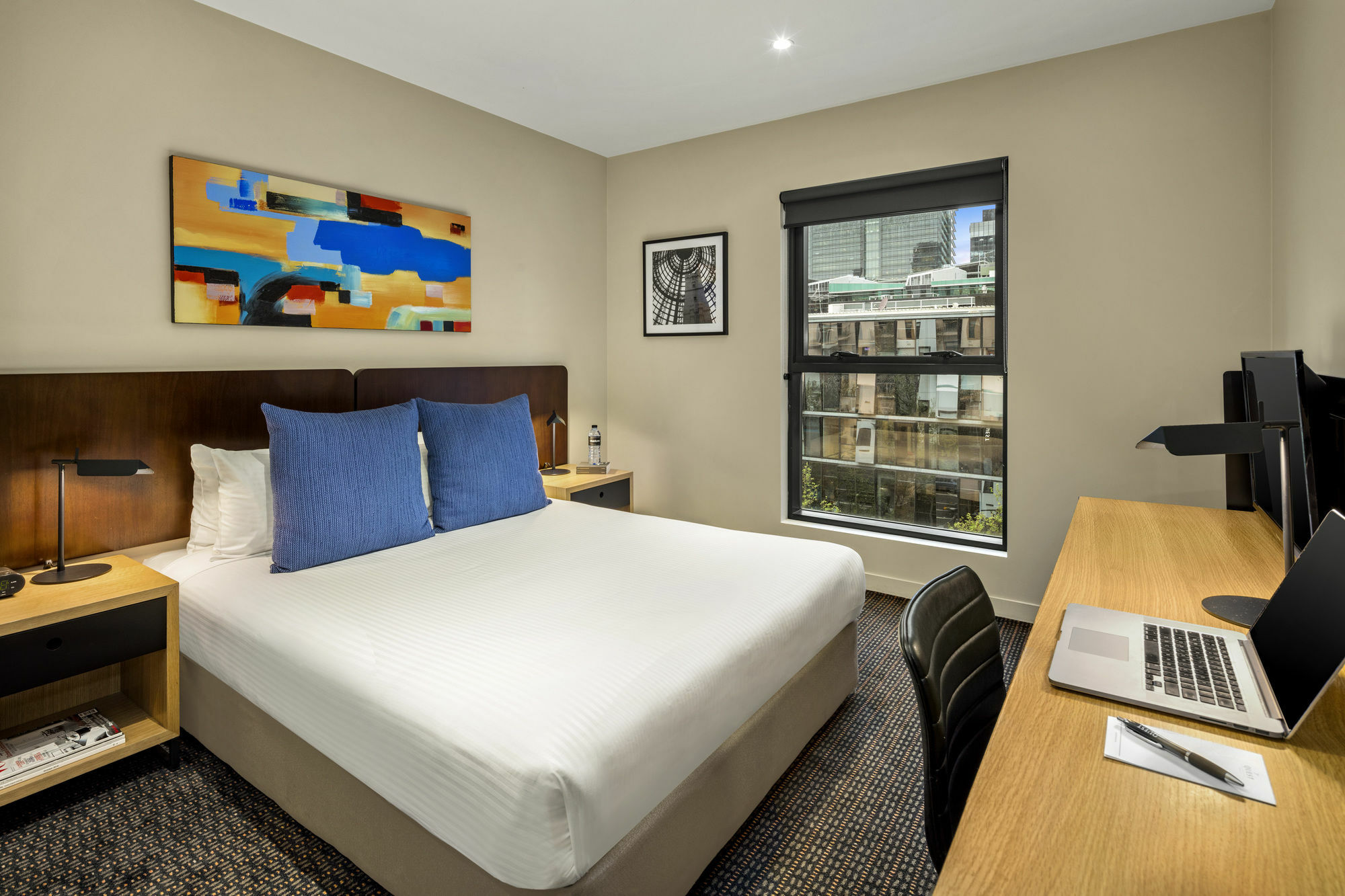 Quest Docklands Aparthotel 4*