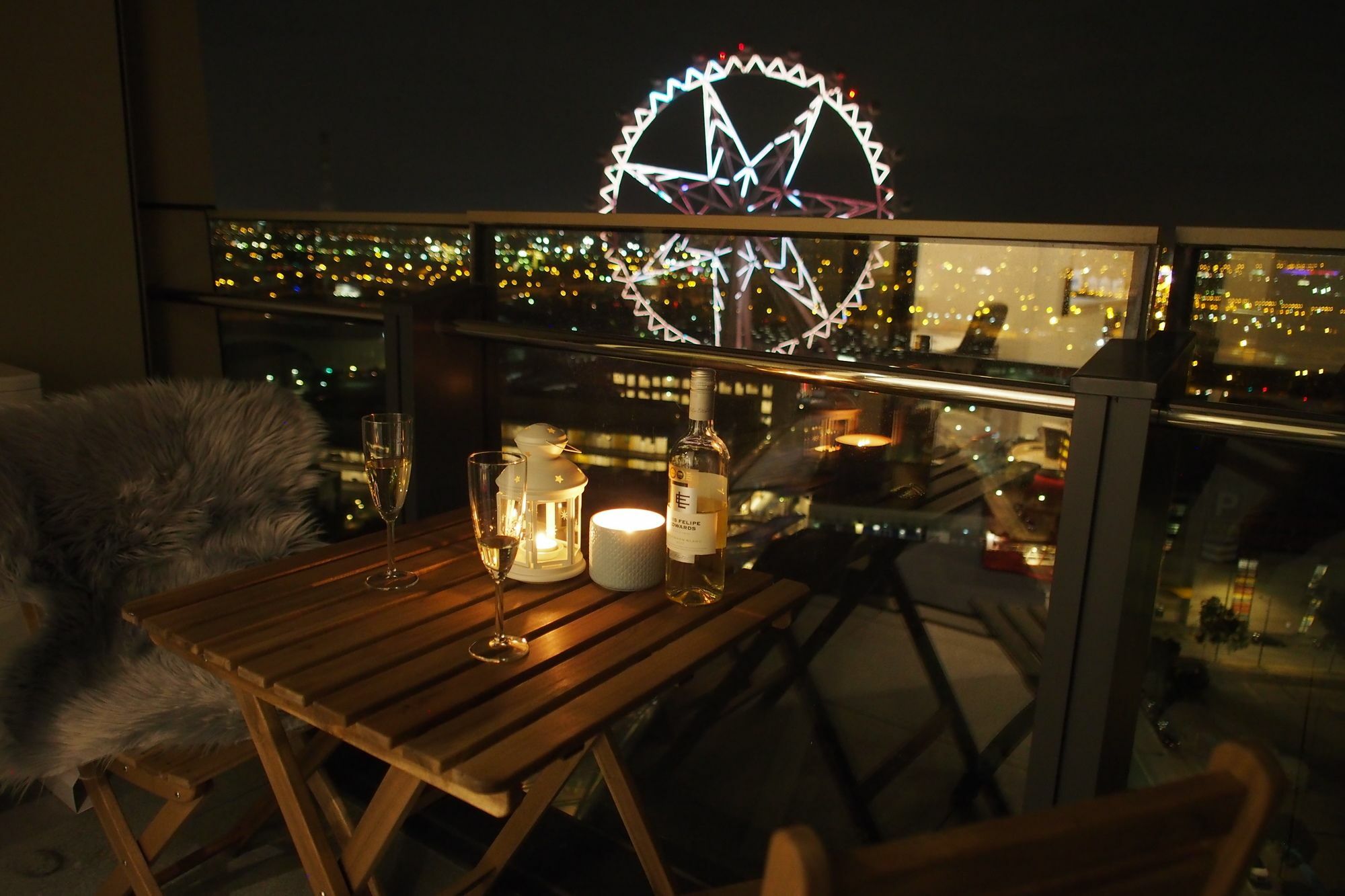 Lux Docklands Waterfront Living Apartment Melbourne