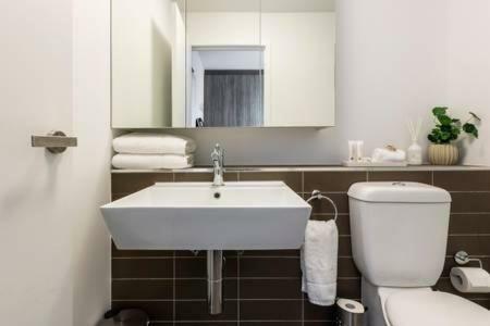 Apartamento Fantastic Views, 2 B/r, 2 Bath With All New Furniture *