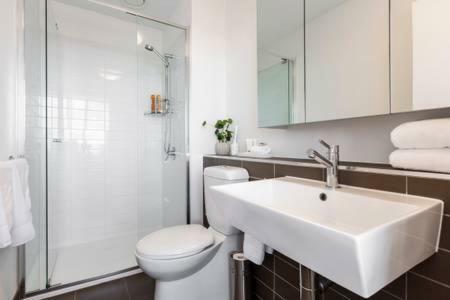 Apartamento Fantastic Views, 2 B/r, 2 Bath With All New Furniture Melbourne