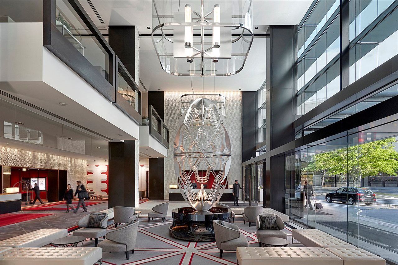 Crown Promenade Hotel 4*