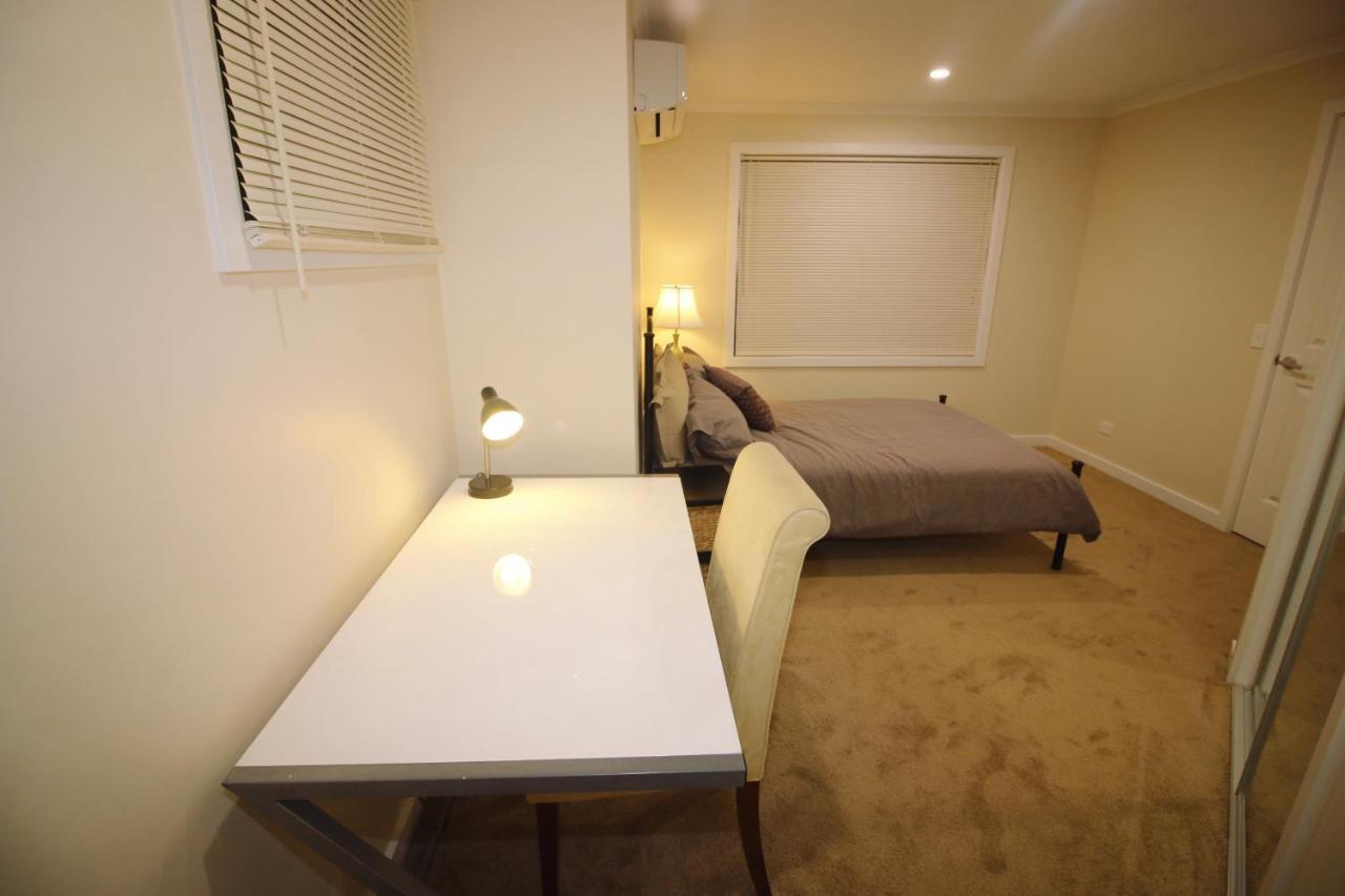 Silver House - Airport - 7 Minutes From Airport *