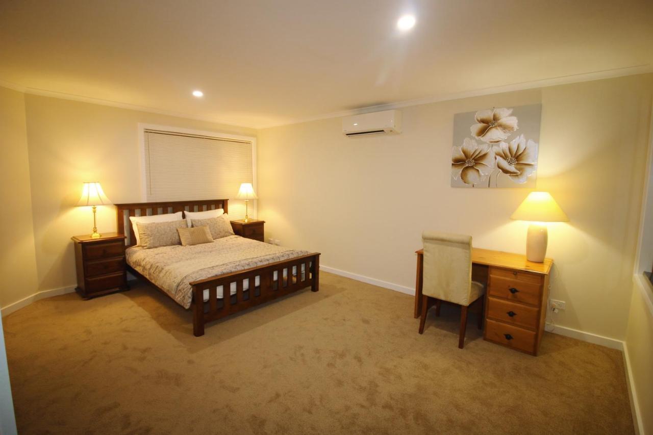 Silver House - Airport - 7 Minutes From Airport