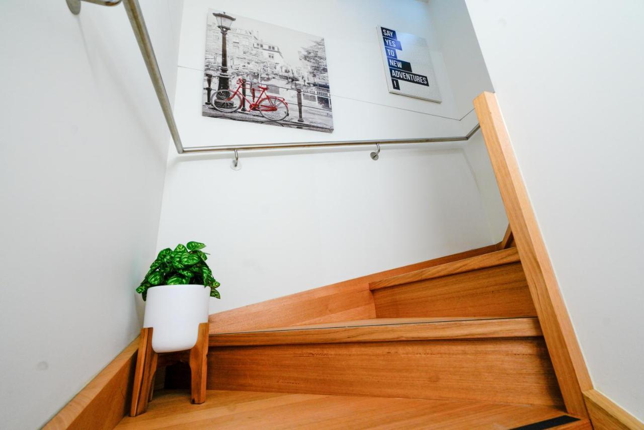 Apartment U201 Brunswick Living Floor Balcony Close To And Cbd Free Wifi Tram At Doorstep *