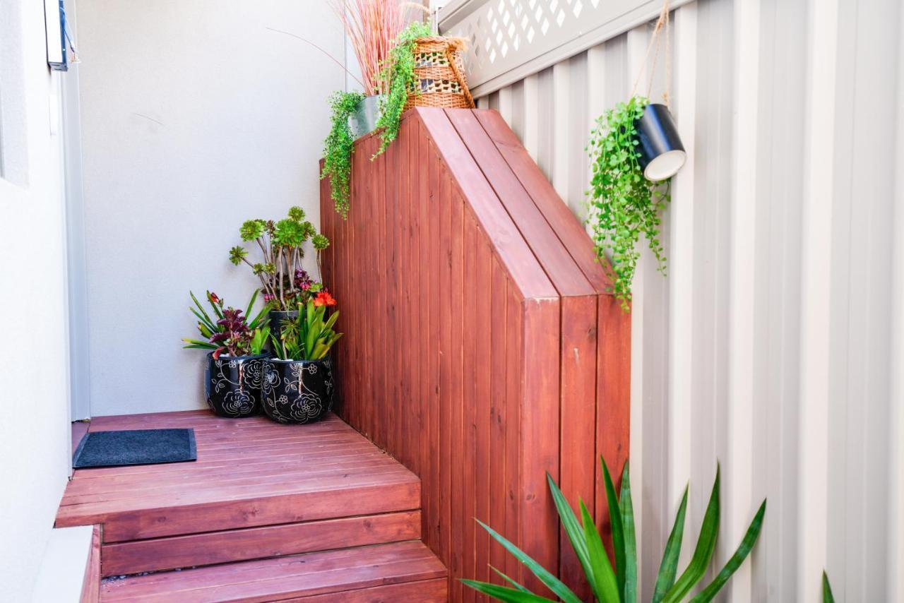 Apartment U201 Brunswick Living Floor Balcony Close To And Cbd Free Wifi Tram At Doorstep Melbourne