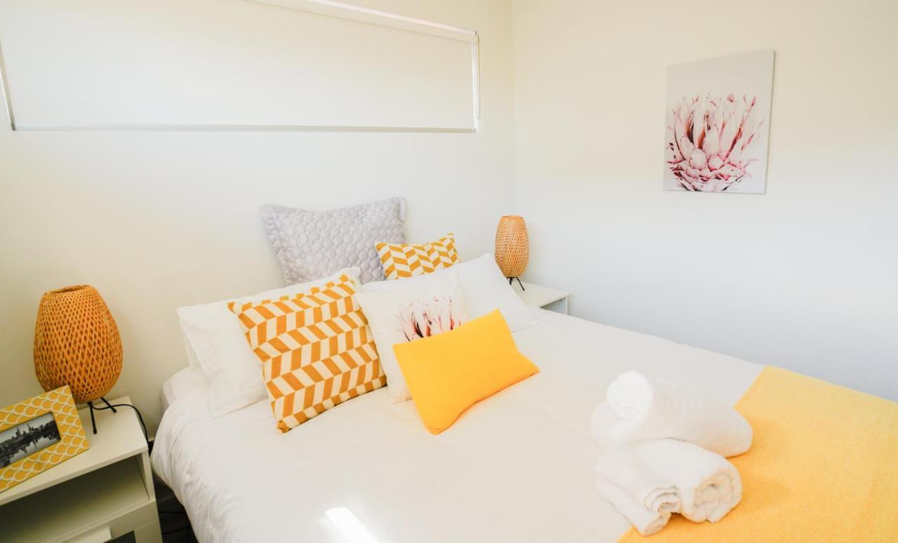 Apartment U201 Brunswick Living Floor Balcony Close To And Cbd Free Wifi Tram At Doorstep *