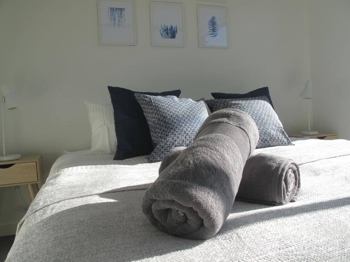 Modern 3 Bedroom Apt With Free Parking, Netflix, Wifi & Welcome Wine By Bnb Pro Melbourne