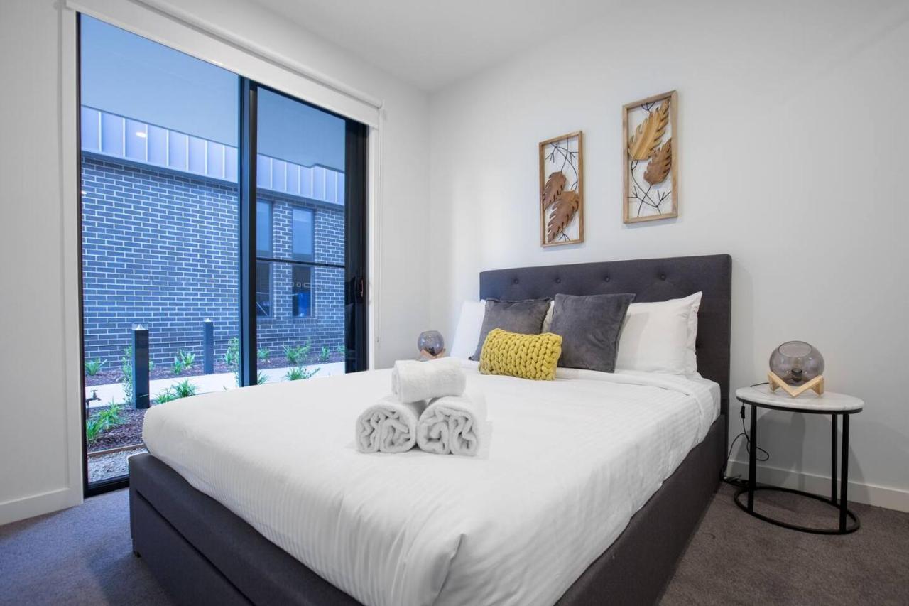 Elegant Stylish Living@mooneeponds Wifi/parking