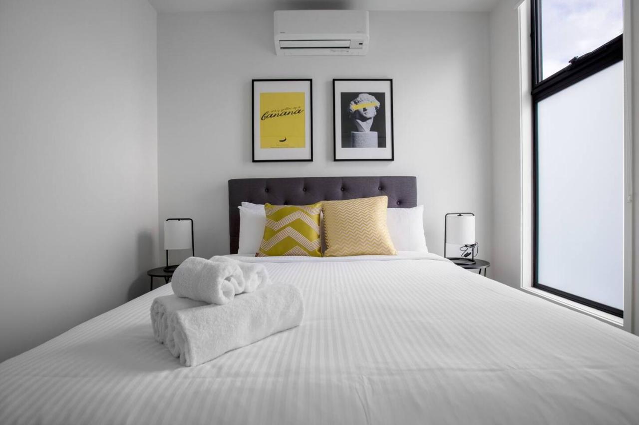 Holiday home Elegant Stylish Living@mooneeponds Wifi/parking Melbourne