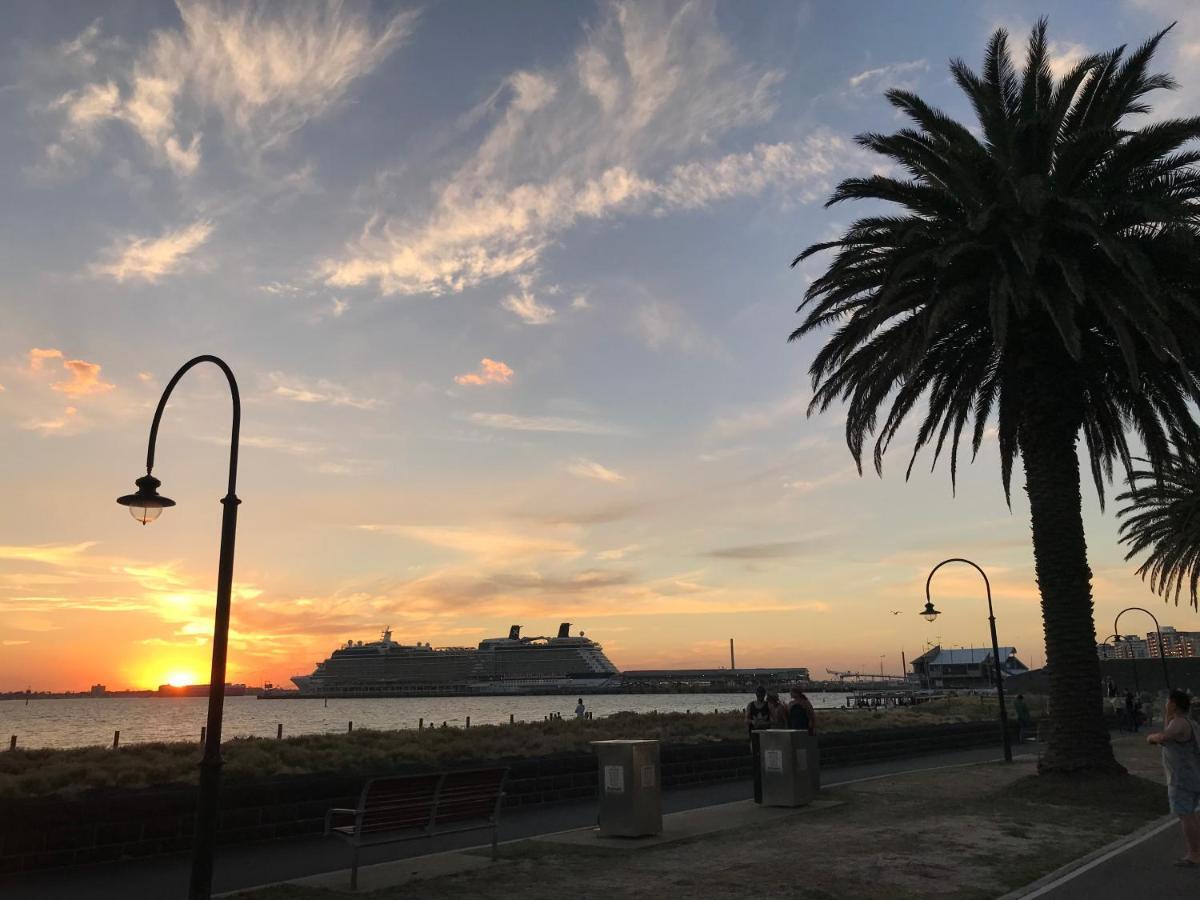 Port Bayview Apartment Melbourne