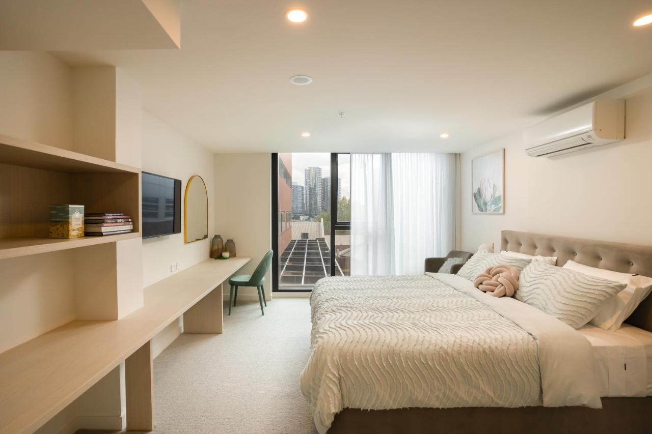 Ifsuites Village Hotel 5*