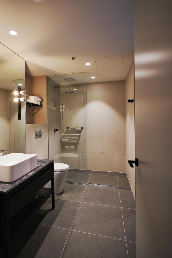 Clarion South 4*