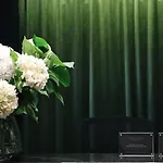 Hotel Collins