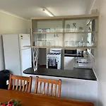 3 Bedroom Family House Close To Melbourne Airport
