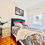 Charming King Beds Period Villa With Amazing Rumpus And Outdoor Chimnea In Inner East City