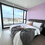 Carlton Stunning View Apartment With Free Parking -2