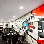 Ibis Melbourne Hotel And Apartments