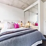 Furnished One Bedroom Apartment St Kilda Road For 5 Nights Plus