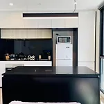 Urban Chic Retreat Near Crown W/ Free Parking