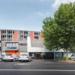 Urban Oasis In The Heart Of Richmond Cultural Hub