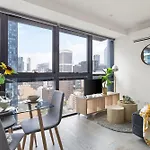 A Comfy & Stylish Apt Near Melbourne Central & Qv