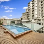 The Sweet Escape - Chic Apartment With Rooftop Pool