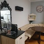 Grandhome Melbourne Airport & Shops