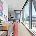 A Stylish 3Br Apt With Harbour Views Free Parking
