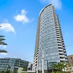 A 2Br Apt With Amazing Harbor Views Free Parking