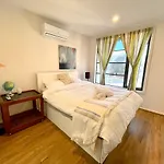 3Br Pure Luxury & Elegant Holiday Home In Latrobe