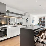 Rooftop Pool Stunning Apt At Marvel Stadium With Free Parking