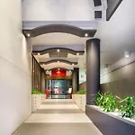 Ibis Melbourne Hotel And Apartments