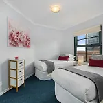 Family Unit With Balcony, Free Trams To Cbd Sights