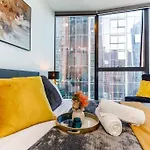 Sky High 180 Panoramic Views-Prime Cbd,Pool & Gym