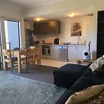 Cozy Apartment- Tranquil Haven In St Kilda\'S Heart