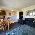 Cozy Apartment- Tranquil Haven In St Kilda\'S Heart