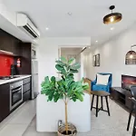 Beautifully Cosy St Kilda Apartment