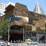 A Chic 2Br Apt Near Melbourne Central Free Parking