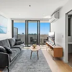 Modern 1-Bed & City Views, Steps From Racecourse
