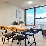 Collins Night View 1Br Apt In Melbournegym