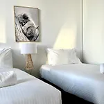 Exclusive 3B2B Apartments At Wsp