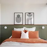A\'Beckett Abode - A Stylish Sky-High City Escape