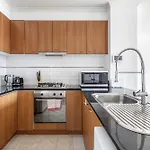 Modern Nomads Stunning City & River View 3Br With Carpark
