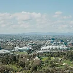 Australia108 High Level Apt 2 Bedrooms With Parking
