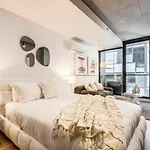 Central Charm Small Studio Retreat In Melbourne