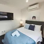 Luxury Beachside Townhouse - Walk To Beach - Private Rooftop Terrace